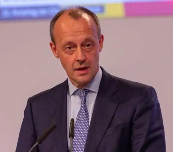 德国总理默茨今天（1月4日）发文说：“委内瑞拉总统马杜罗将他的国家带入了毁灭。上