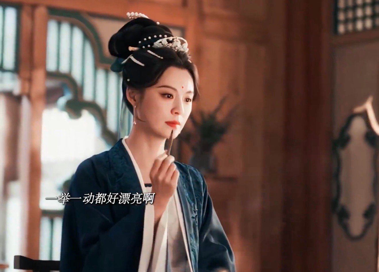 逐玉导演太会选角了逐玉太会选角了 毛林林演张凌赫妈妈？这选角绝了！她在剧里美得太