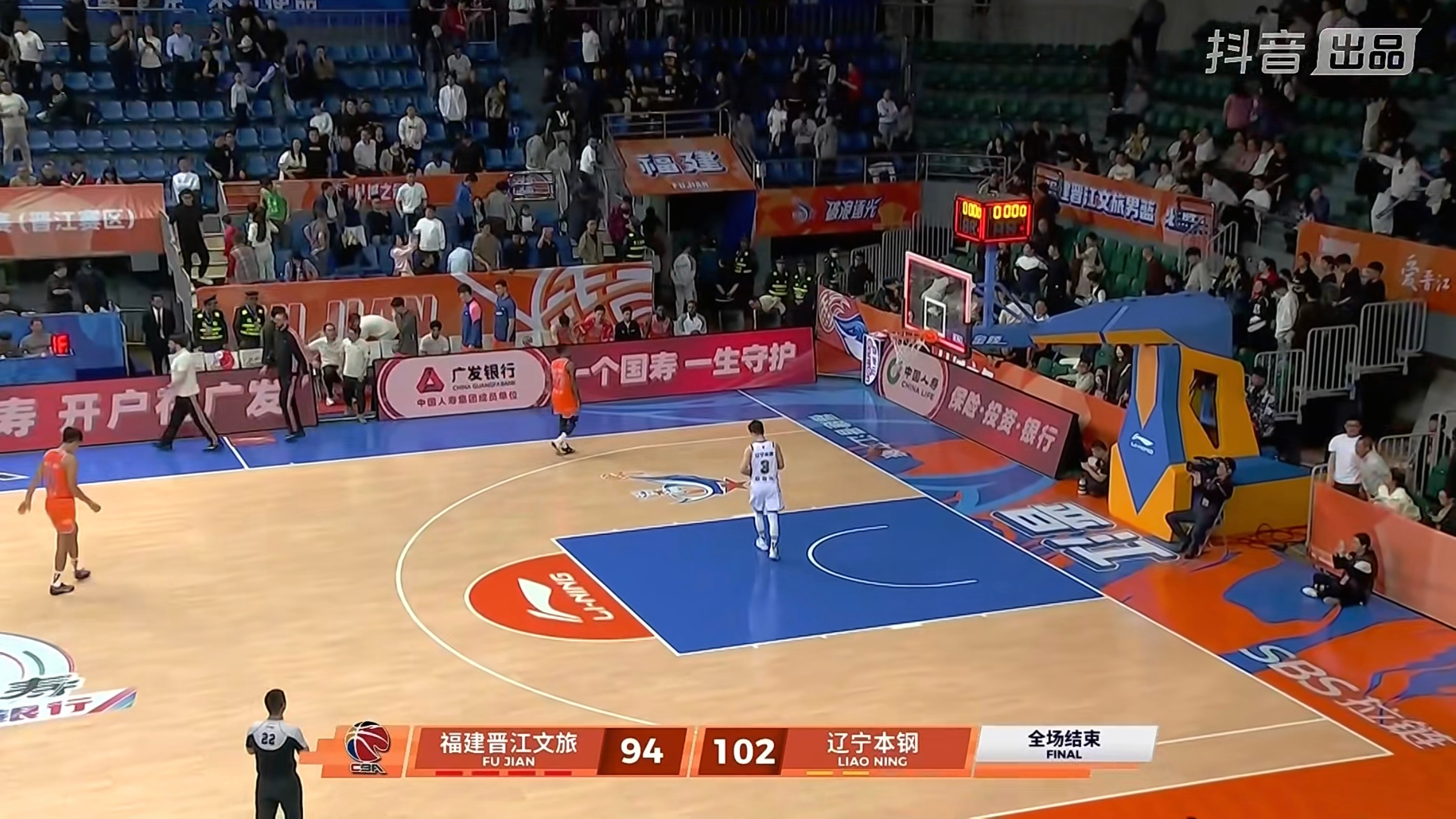 辽宁男篮客场102比94战胜福建，比较艰难的胜利。付豪22分4篮板、莫兰德20分