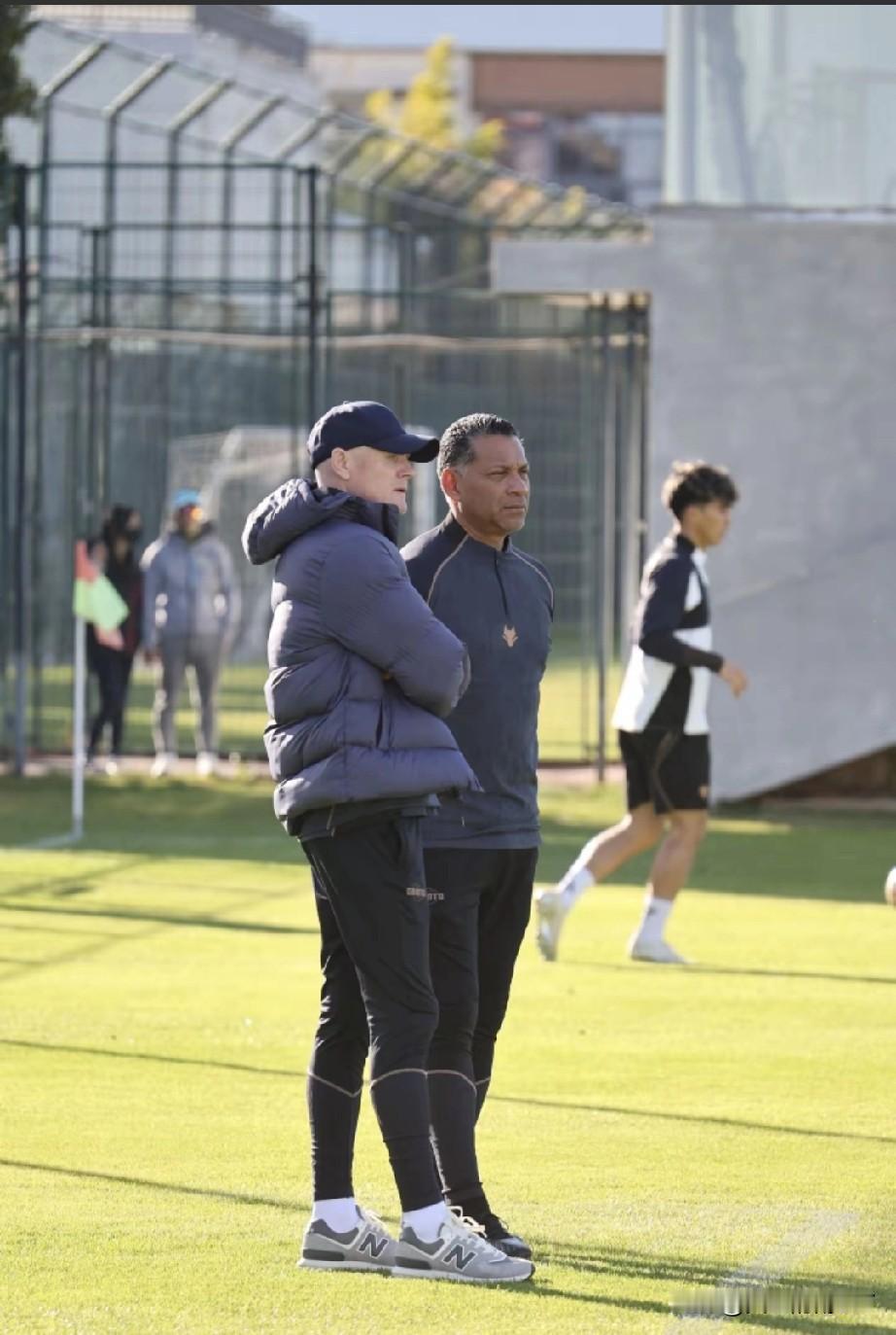 今天，陕西联合俱乐部官方发布消息，球队已在昆明海埂基地开启集训，由荷兰教练亨克·