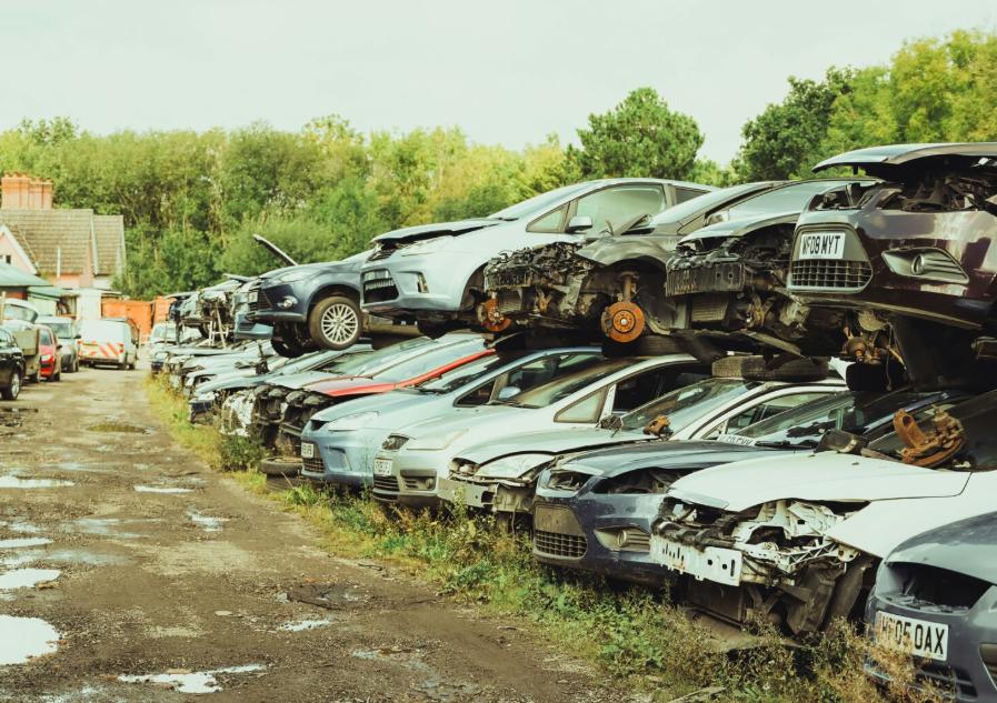 【胡文琦：报废车冷媒“消失时” 净零也跟着破功？】
坦白说，环境政策最怕的不是口