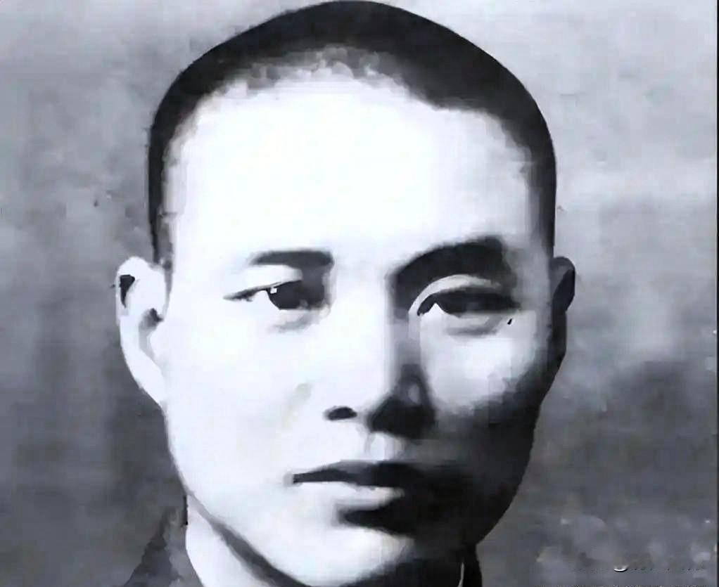 1950年初春，北京功德林战犯管理所寒意未消。军统原第三号人物、戴笠心腹沈醉，在