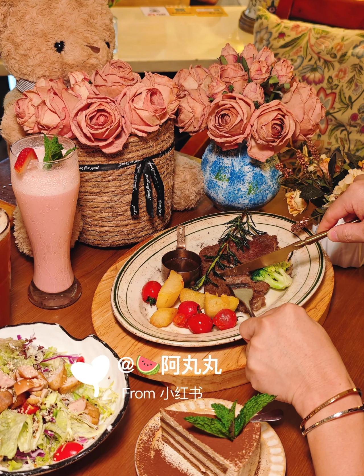 关于约会我有好介绍喔！！
约会💕不会出错的餐厅我pick这一家！