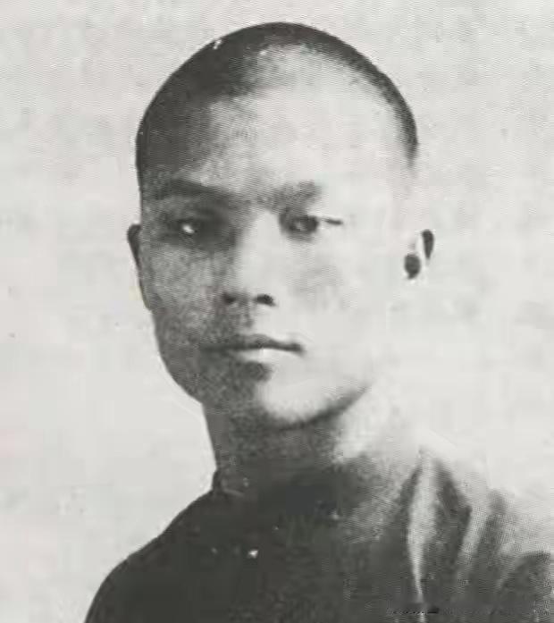 张志忠将军（1910-1954），原名张梗，化名张光熙、杨春霖等，台湾嘉义人。1