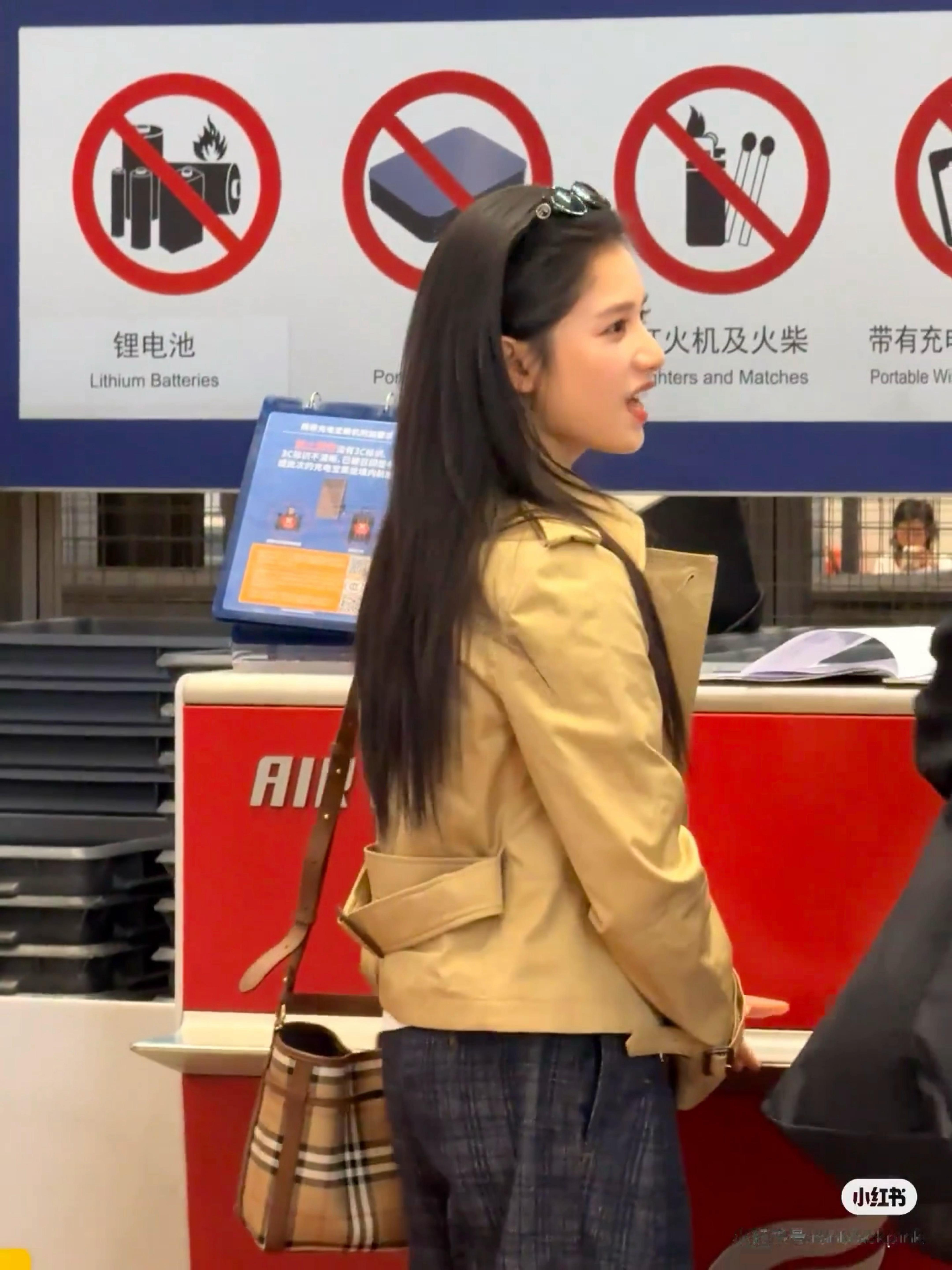 张婧仪这张也太俊美了 