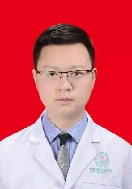 扎根武陵山区十余载！这位80后中医，让深山百姓看好病、少花钱
 
杨通江，土家族