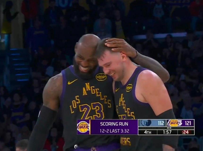 不对啊，你俩不是决裂了吗？ 