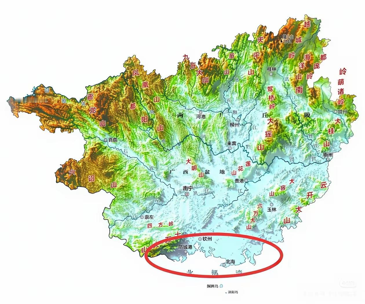 看广西的行政地理图，就知道有一块地是最好的，可惜没有发展好。

广西的境内，四面