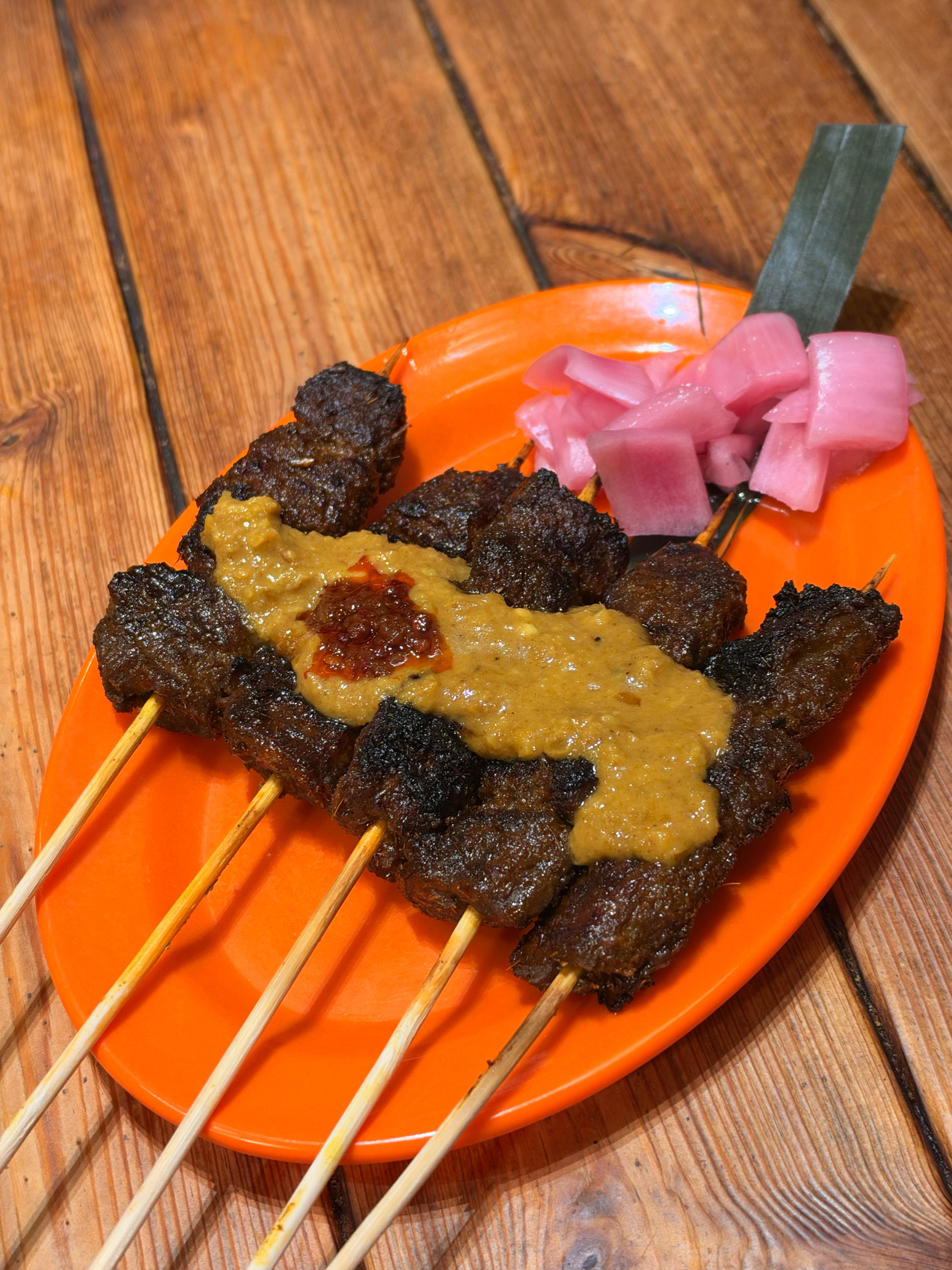 你们晚上吃什么？这个南洋牛肉串配沙巴酱还挺好吃的😋 ​​​