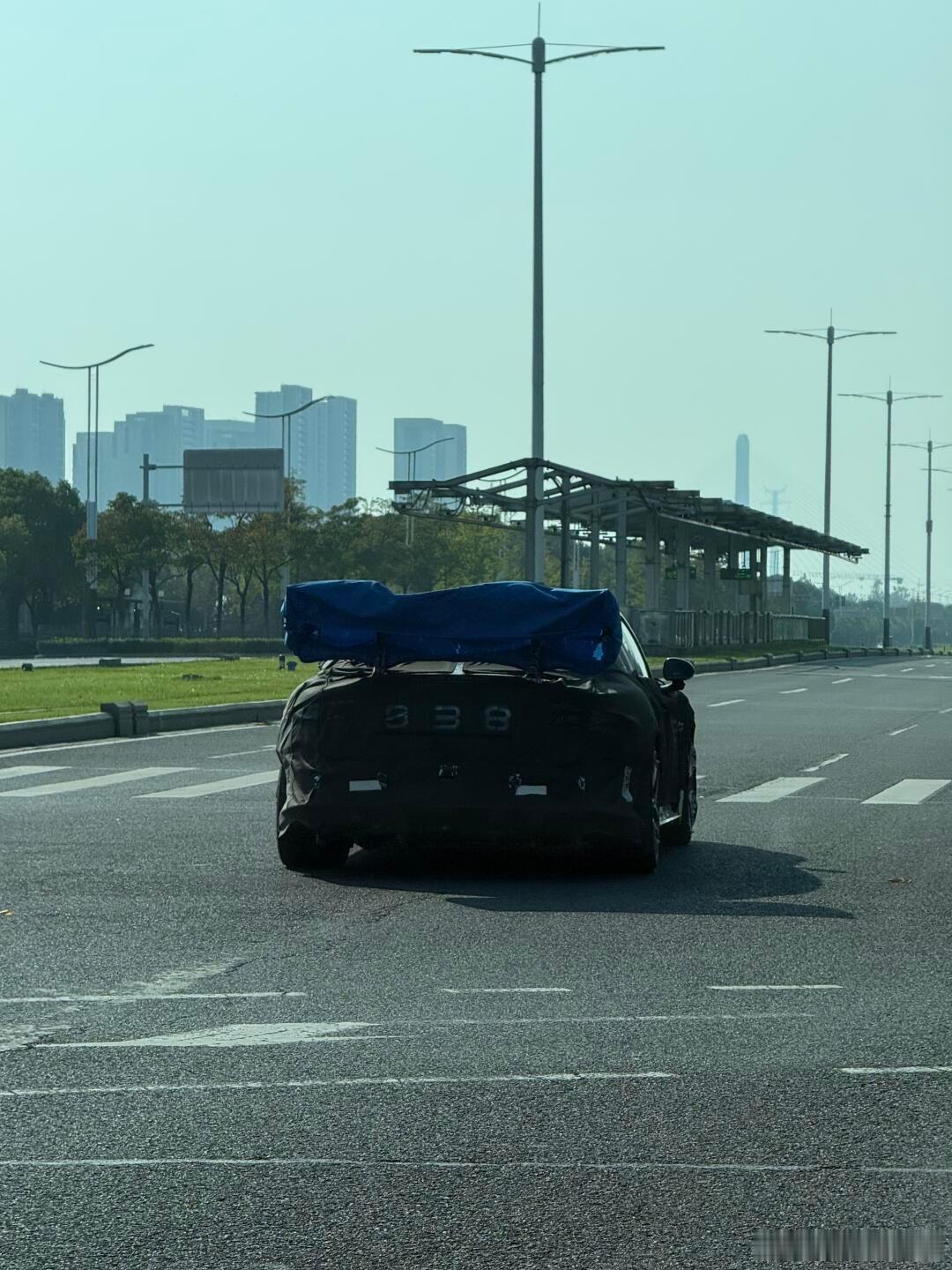 路上看到的越来越多，二代Ultra快要来了[doge]小米汽车 ​​​