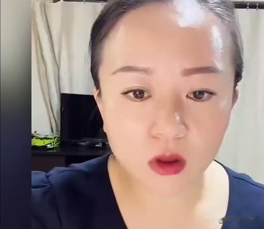 老杨真是精准的给两个儿子找了两个不着调的爹。
        老杨是眼光不好还是