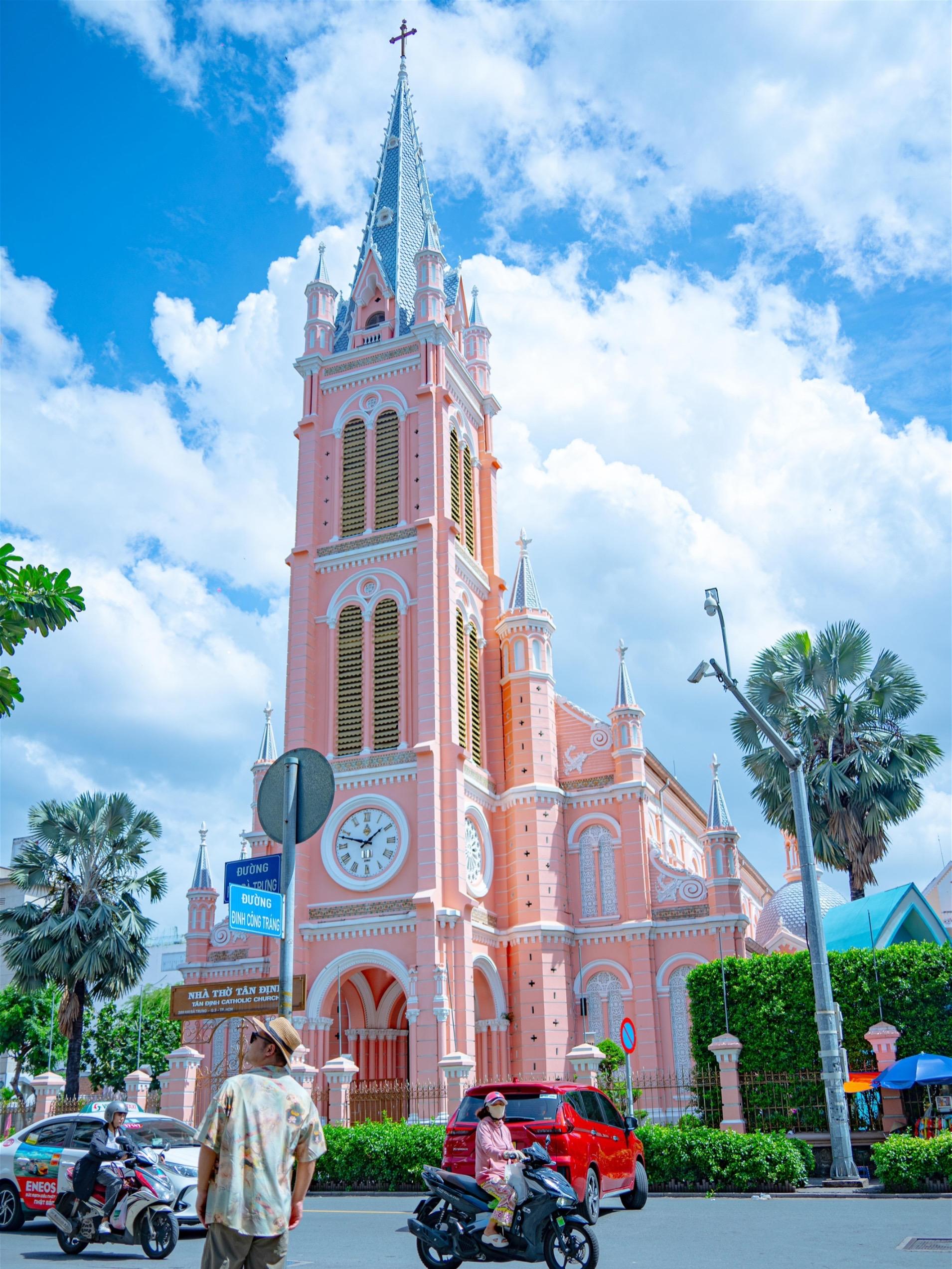 胡志明｜粉红教堂打卡攻略（附拍摄机位）胡志明市的耶稣圣心堂（Tan D...