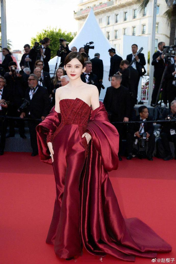 赵樱子 正常人谁说这个 赵樱子的耿直打破内娱滤镜！热搜KPI离谱到不分正反，上了