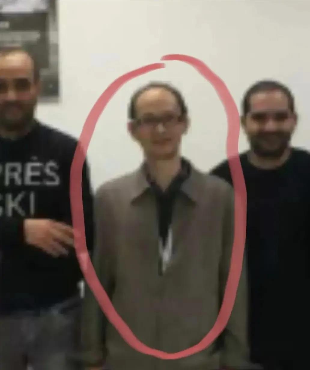 是时候展现“乌粉”的力量了！
目前的俄乌局势中乌克兰处于明显劣势，因为阿瓦迪夫卡