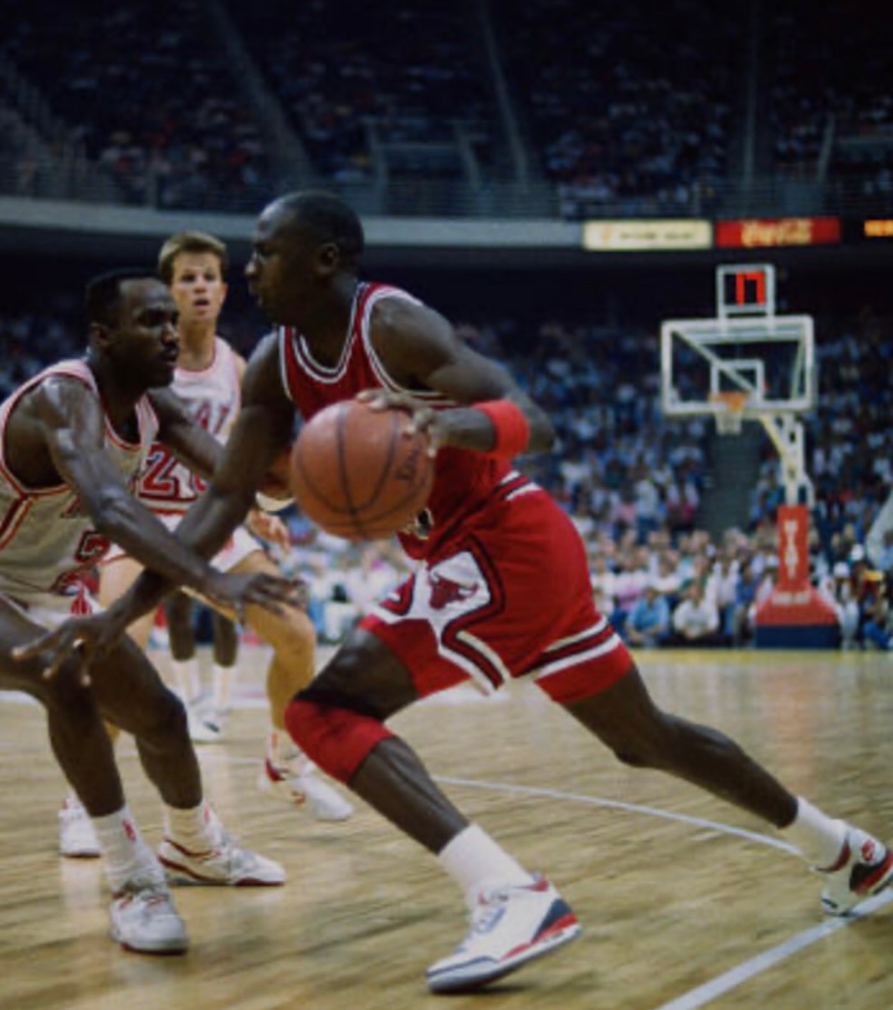 篮天下 1989年1月份，MJ在迈阿密的首场比赛🔥Images via mia