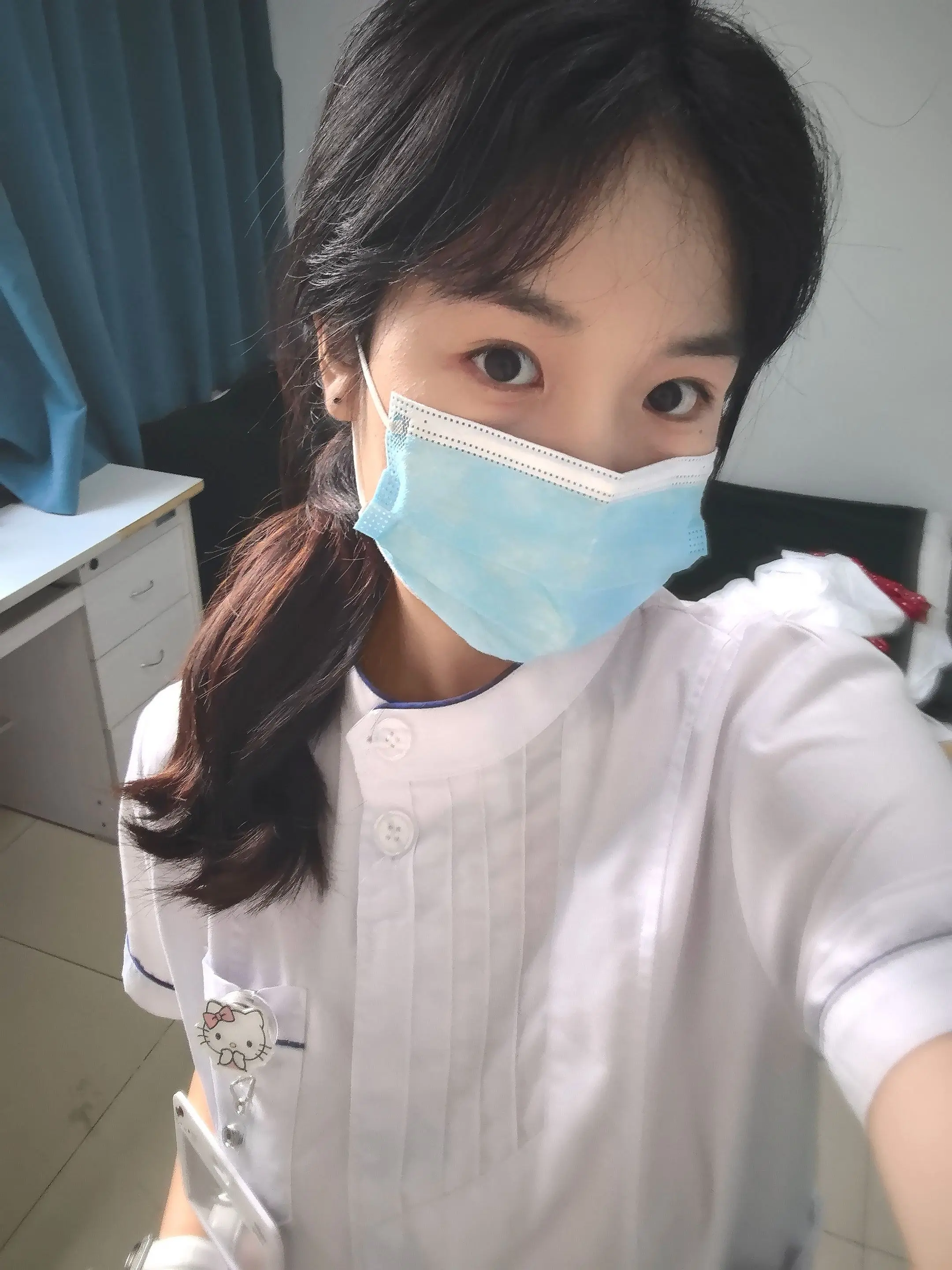 我不爱无聊人间 只偏爱你眉眼