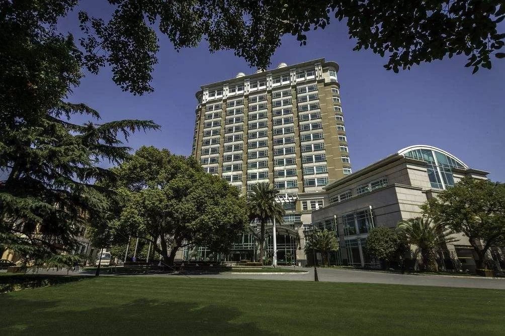 魔都房房房|内环内长宁区神秘顶豪「华山丽苑」突发稀缺三席在售 毗邻四大商圈！