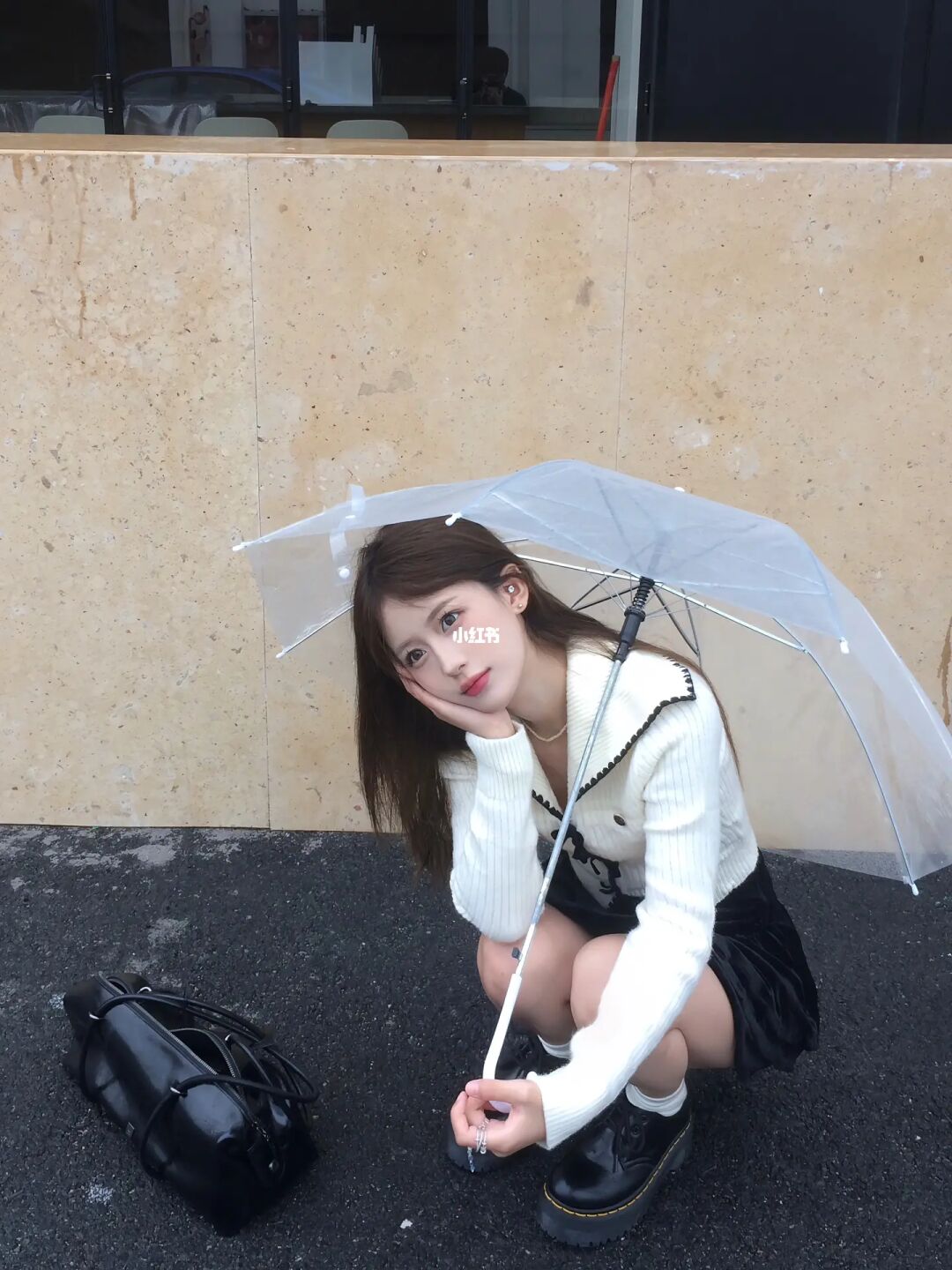 困在雨天的人 也会遇到喜欢的伞🌂