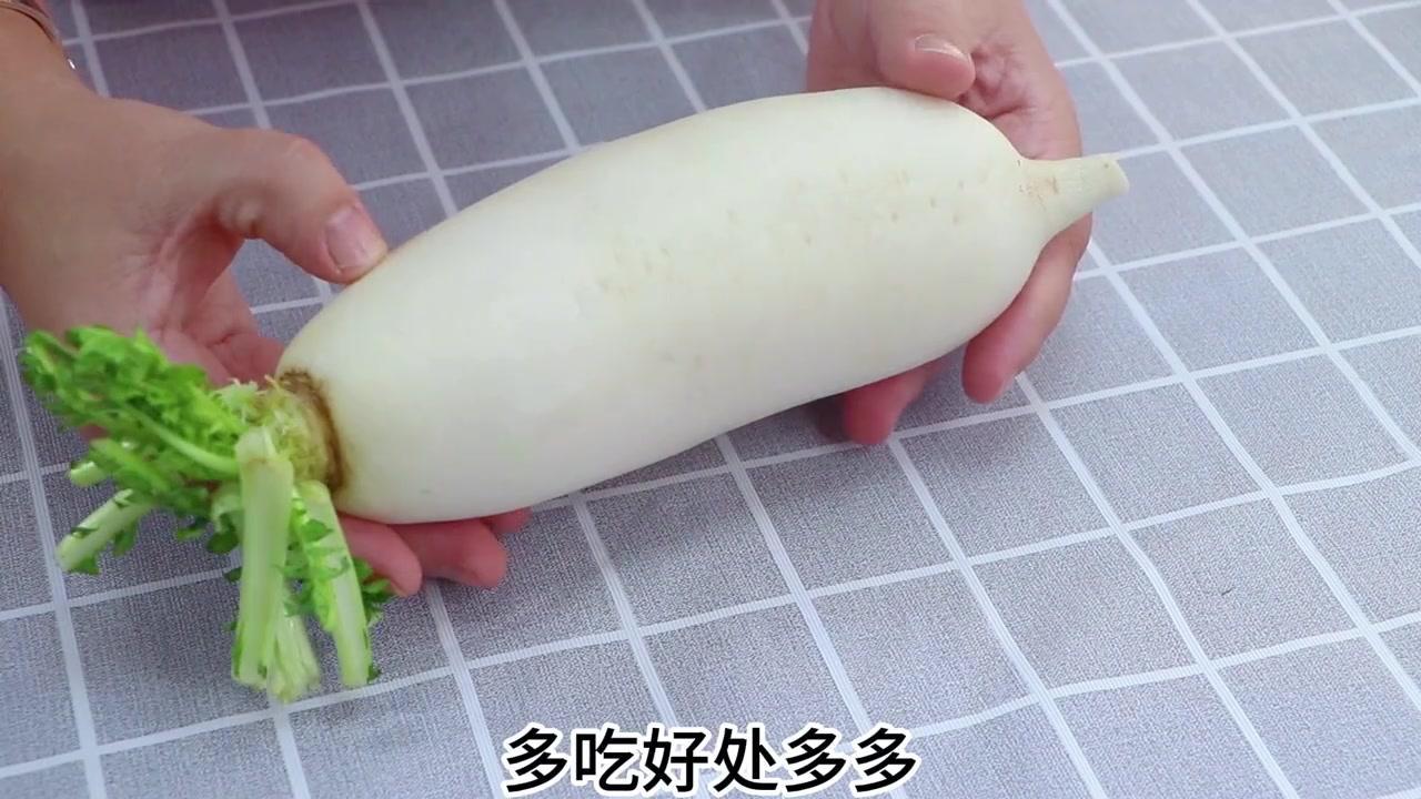 🥘不蒸不炸的萝卜饼也太绝了！外酥里软，孩子三天两头点名要吃。

秋天的萝卜赛人