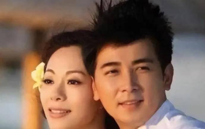 演员保剑锋近日被黄慧颐实名曝婚前出轨，女方称1997年相恋，2000年发现其出轨