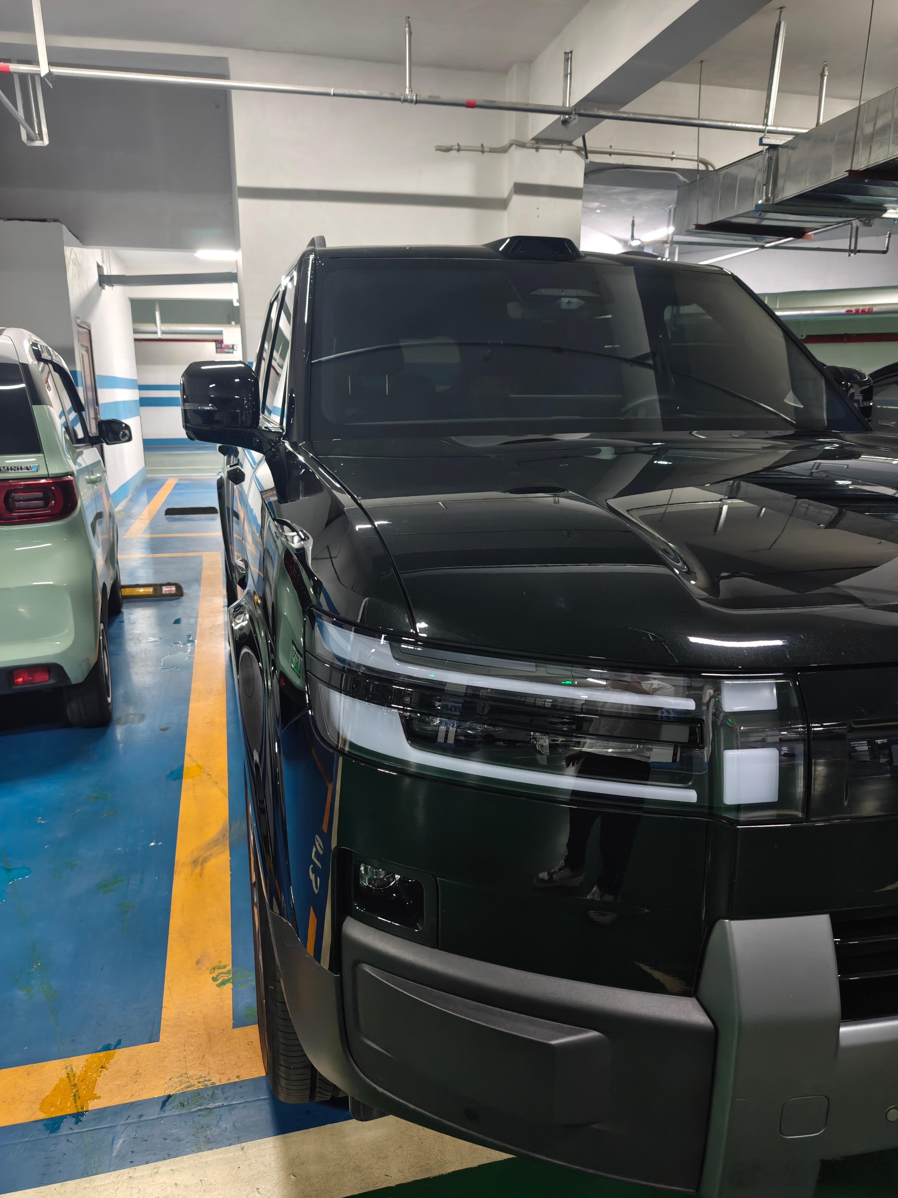 方程豹钛7下车自动泊车，极限车位还有谁？比亚迪