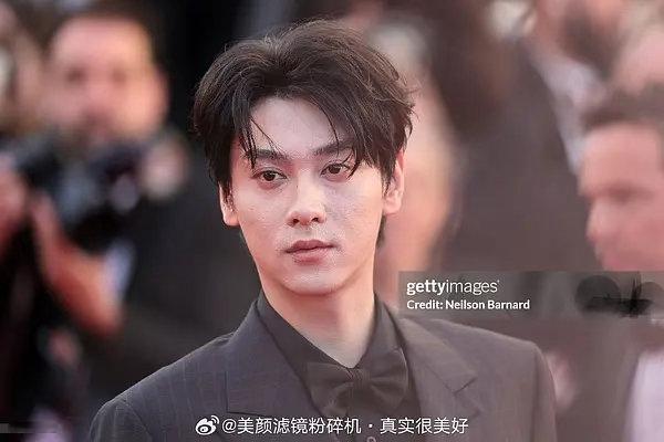 男明星就这样眼歪嘴斜吗 