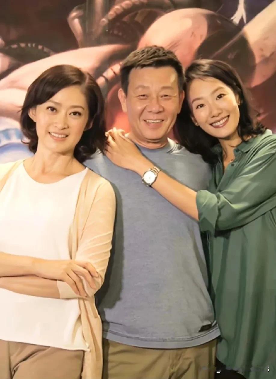 这个男人才是有本事的男人，俩媳妇都有灵气，老戏骨宼世勋，真是个有能耐的男人！他不