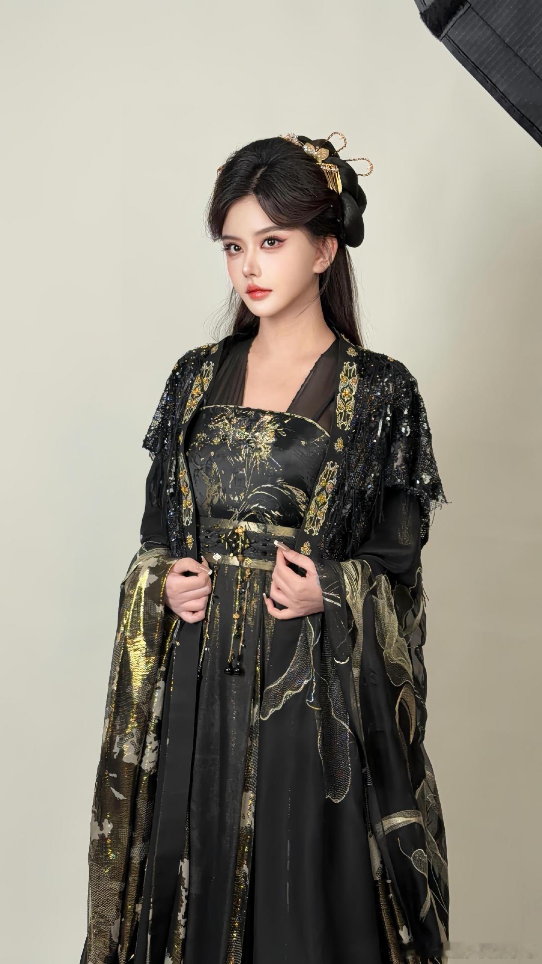 韩安冉短剧演恶毒女配韩安冉短剧演恶毒女配反派，还以为她一上来就是演女主呢。韩安冉