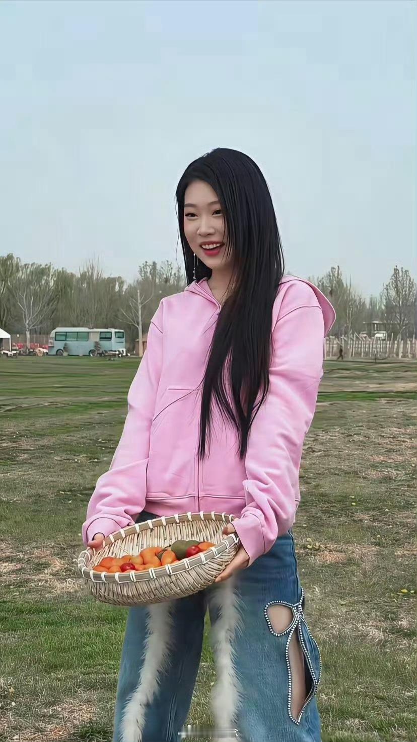 小沈阳女儿越来越好看了，是谁说她丑的 