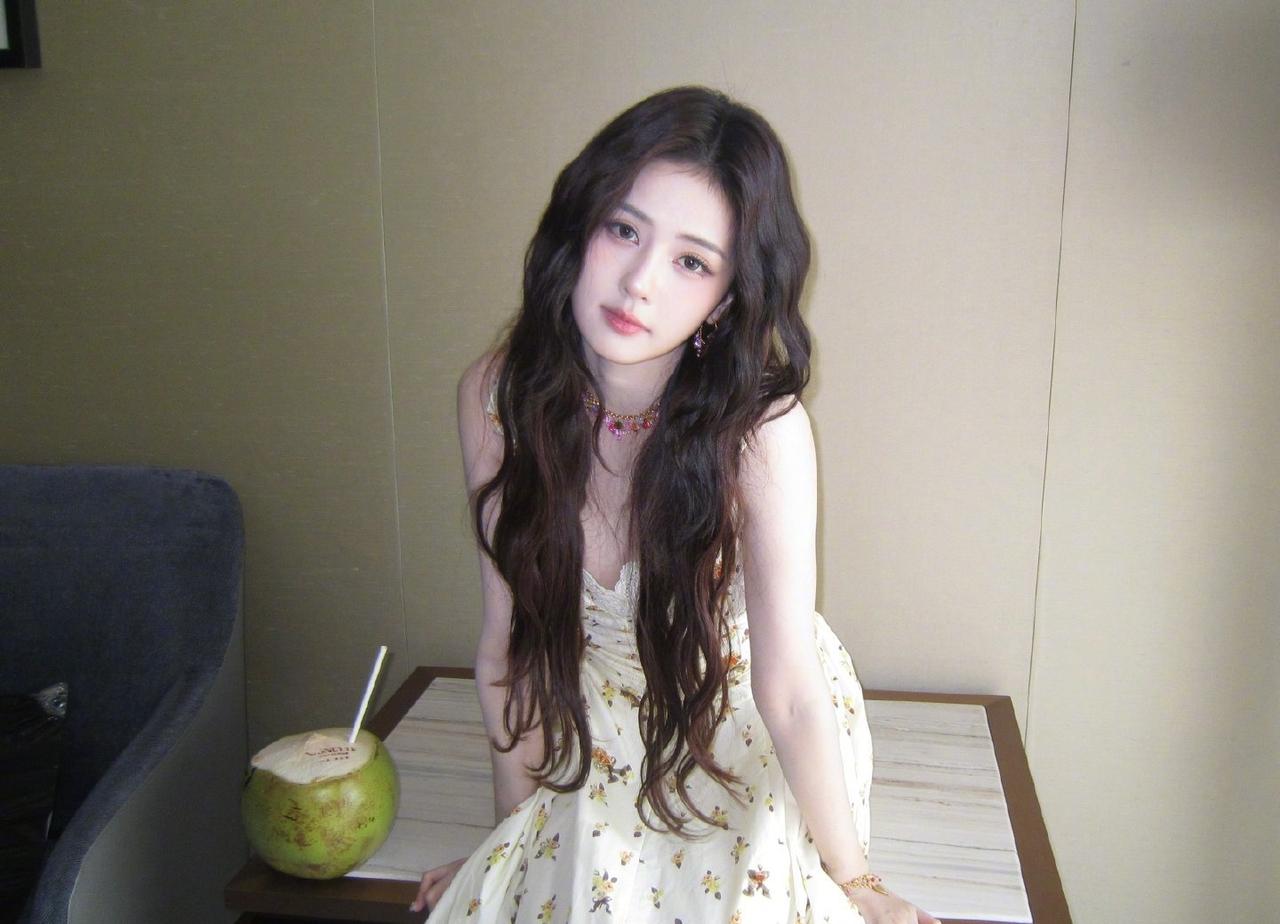 🦌白鹿夏天和小裙子最配 🦌金鹤龙给白鹿化的鹿系小野猫妆 

失之东隅收之桑榆