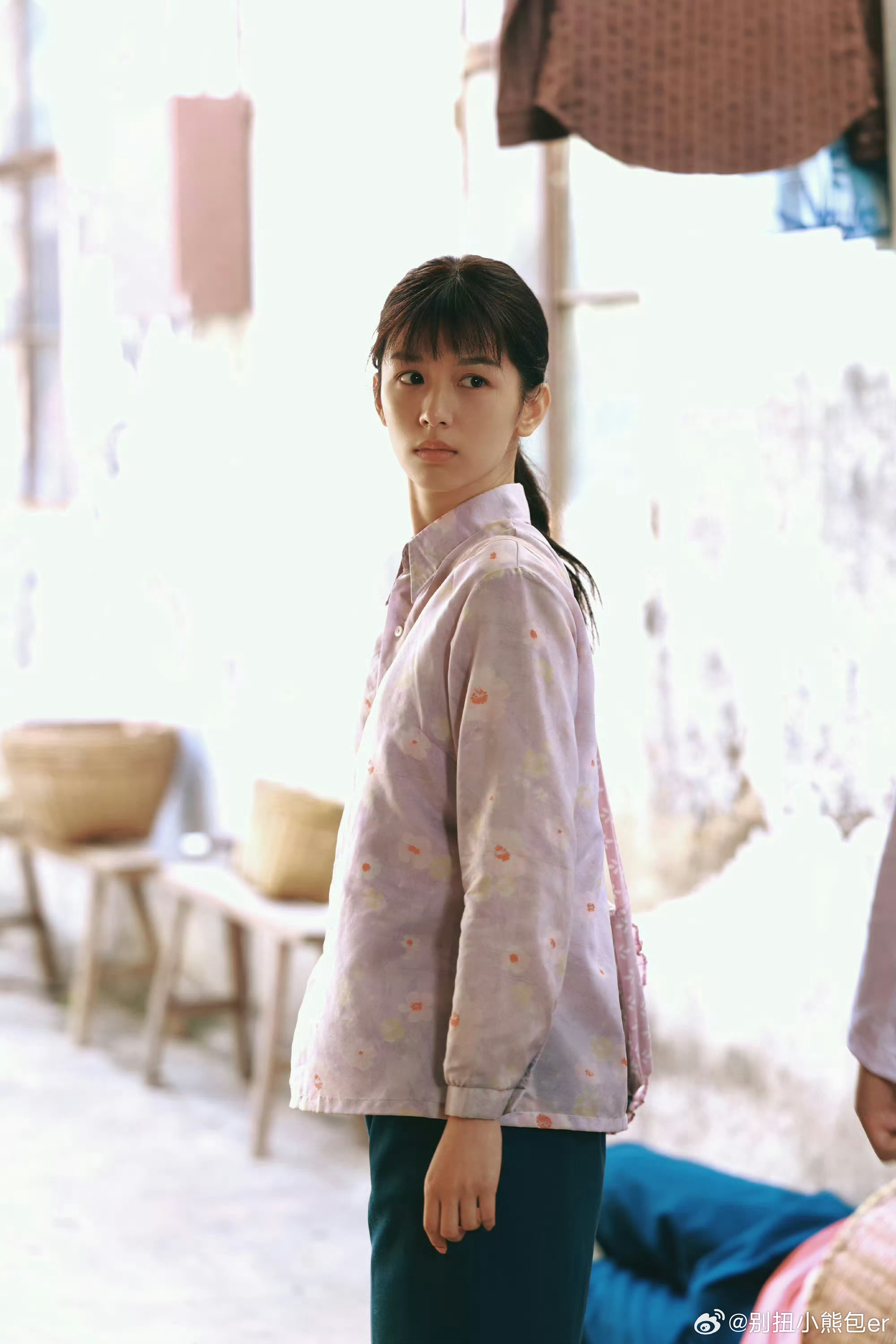 豆包给周也指导的穿搭笑不活了，这穿搭和霸总风完全不搭边，离谱又可爱！不纠结啦，安