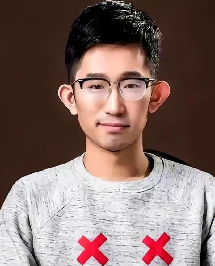 堪称最离谱的枕边翻车现场！清华高智商学霸杨奇函，被女友趁他夜夜熟睡、长期蚂蚁搬家