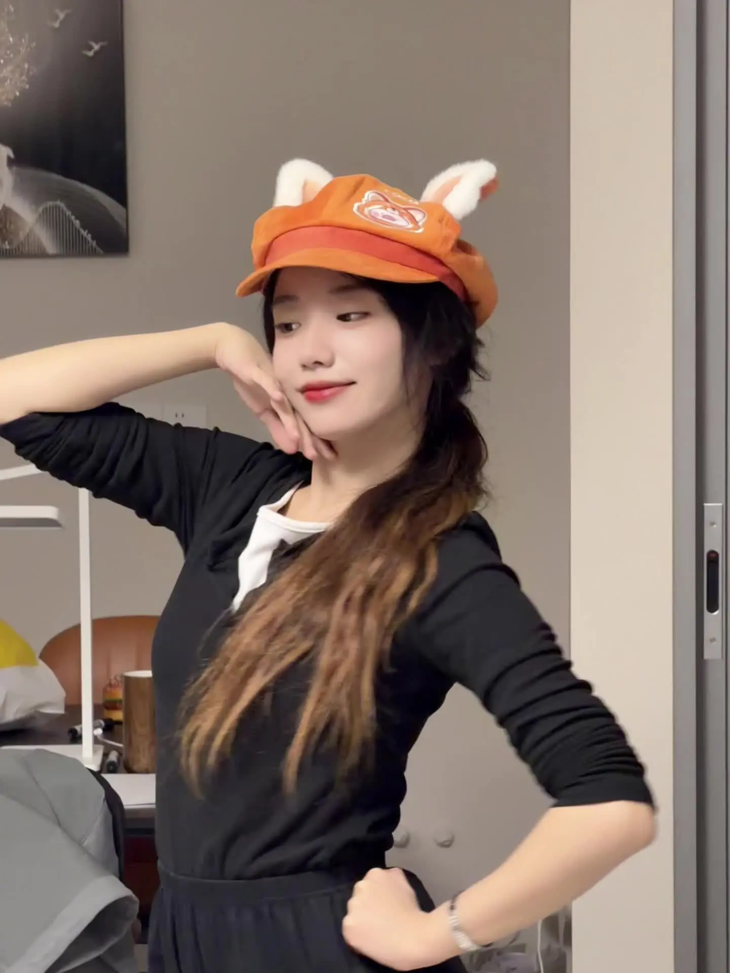 麻麻说把衣服扎进去暖和