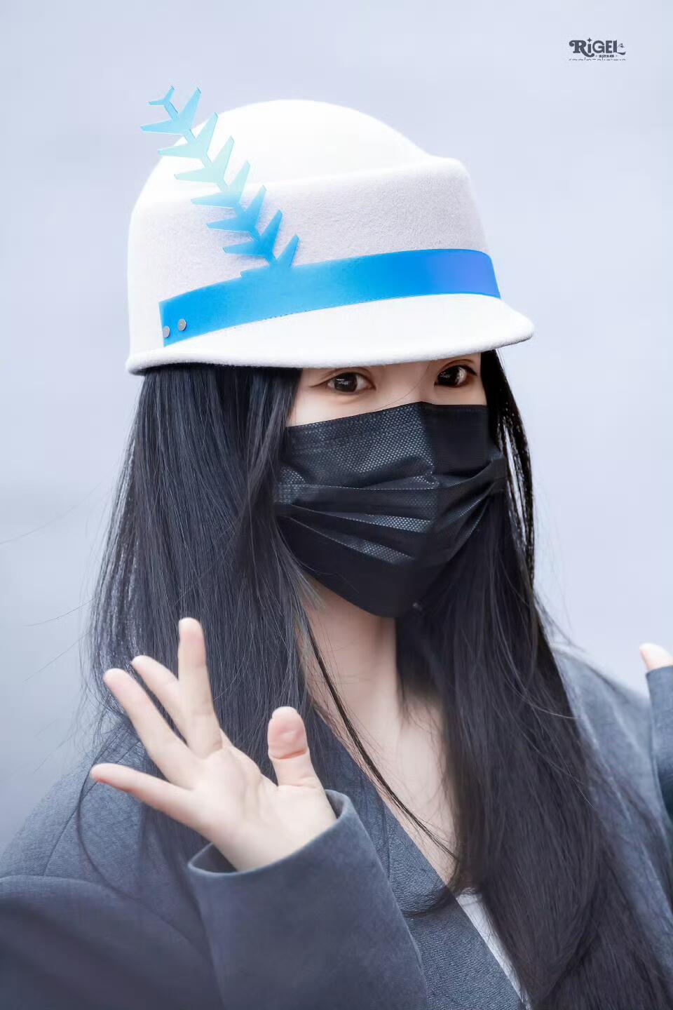 虞书欣云初令上班路透，学院感千金风 