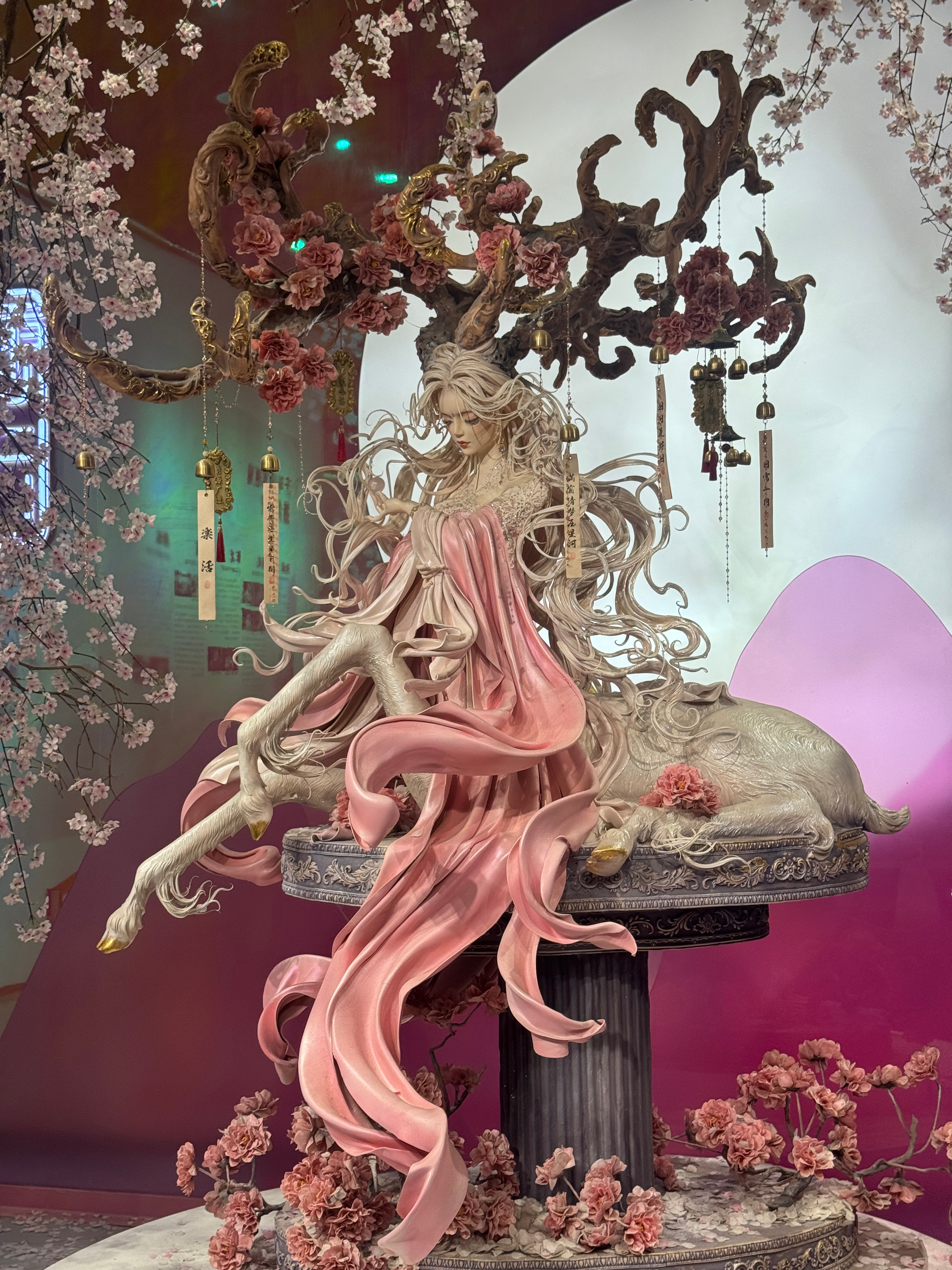 糖王周毅艺术展，有点厉害啊，要是我做的时候可能会忍不住舔一口？ 景德镇·陶溪川文