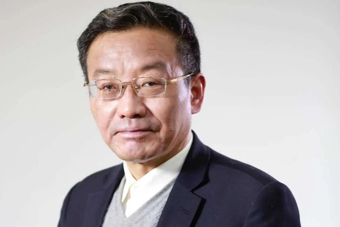 王德峰说：人过四十还不信命，这些人悟性太差。确实，人生很多时候，有些事强求不得，