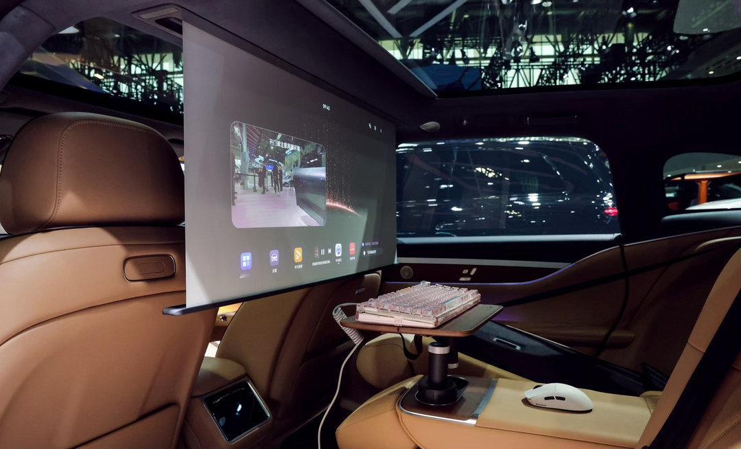 中国汽车正在成为第三生活空间中国汽车的智能座舱卷向AI陪伴 不是屏幕堆砌，是AI