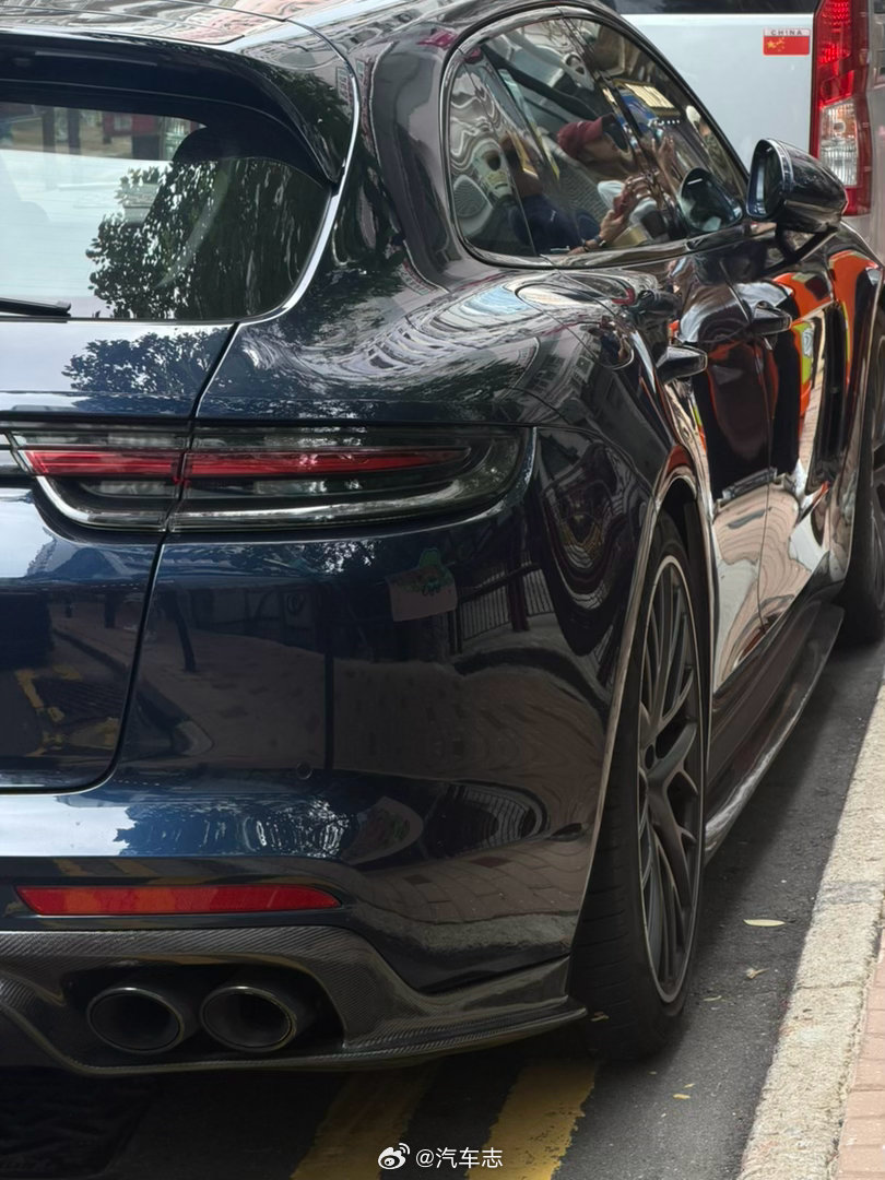 帕美猎装是真性感真漂亮…….这台还是Turbo，V8，非常完美～可惜停产了保时捷