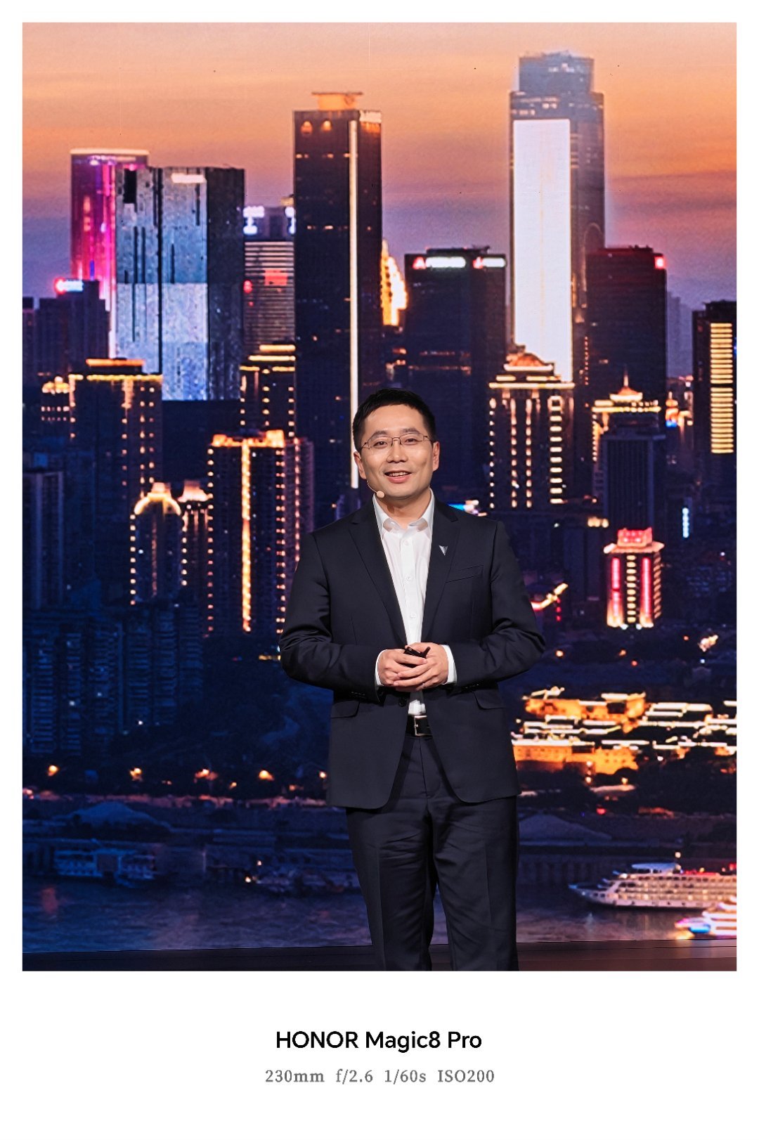 用荣耀Magic8Pro拍深蓝邓承浩分别是10 倍15倍20倍30倍40倍，大家