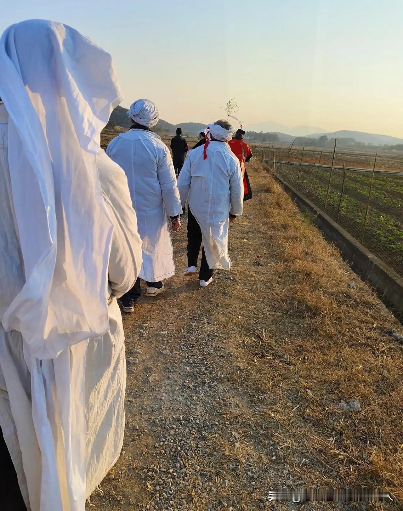 丧葬新规正式出台啦！2026年3月30日就开始施行，估计不少主张“入土为安”的朋