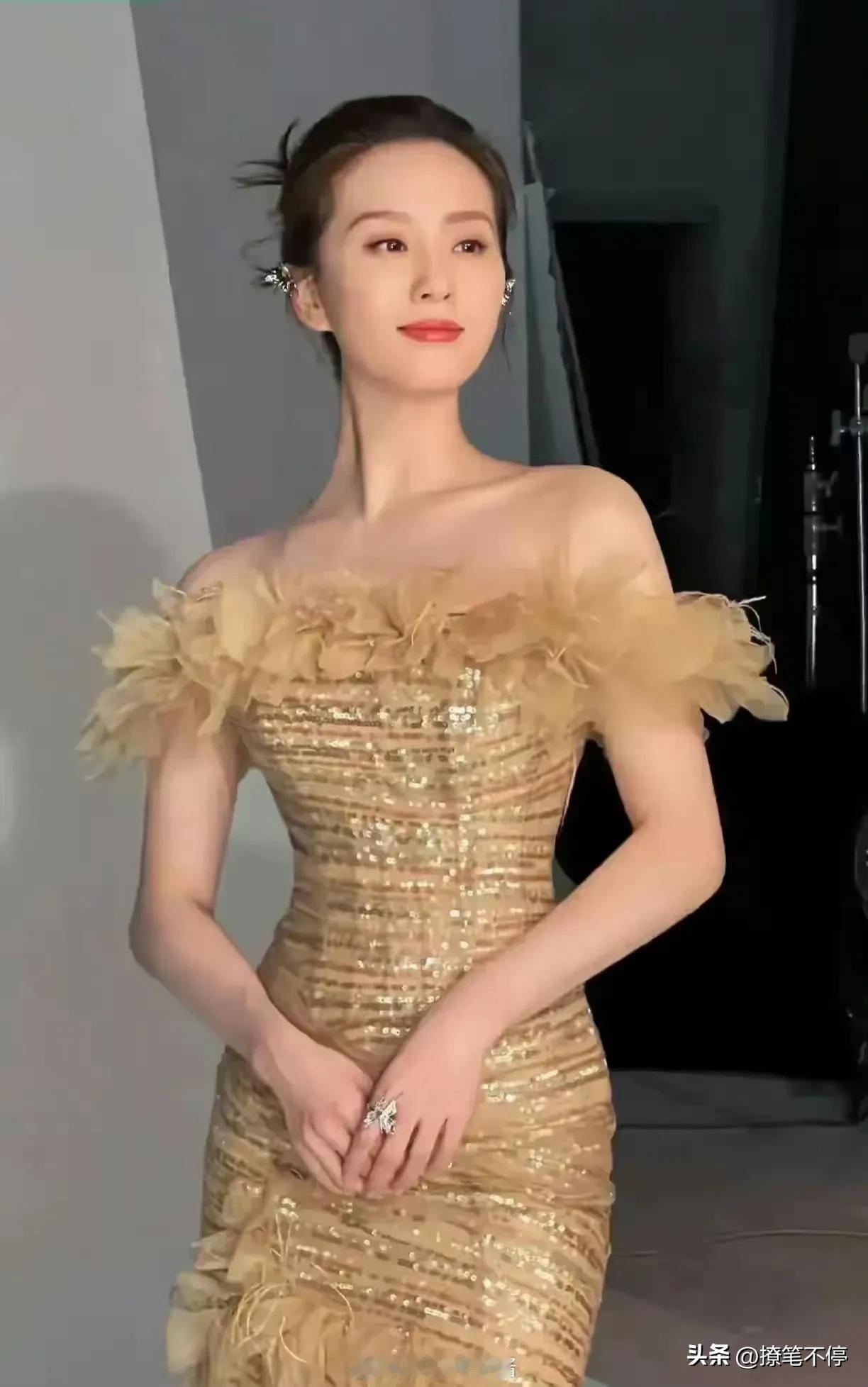 刘诗诗似乎总是用力过猛，大家发现了吗？
自从路人夸奖刘诗诗的天鹅颈，原本优雅美丽