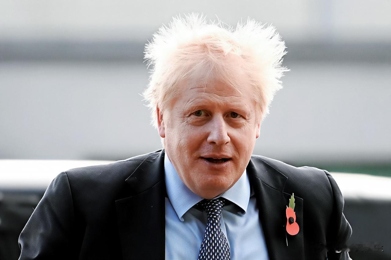 美国人自己都没底气了，英国人跑来替他们吹一百年。

7月4号，美国独立250周年
