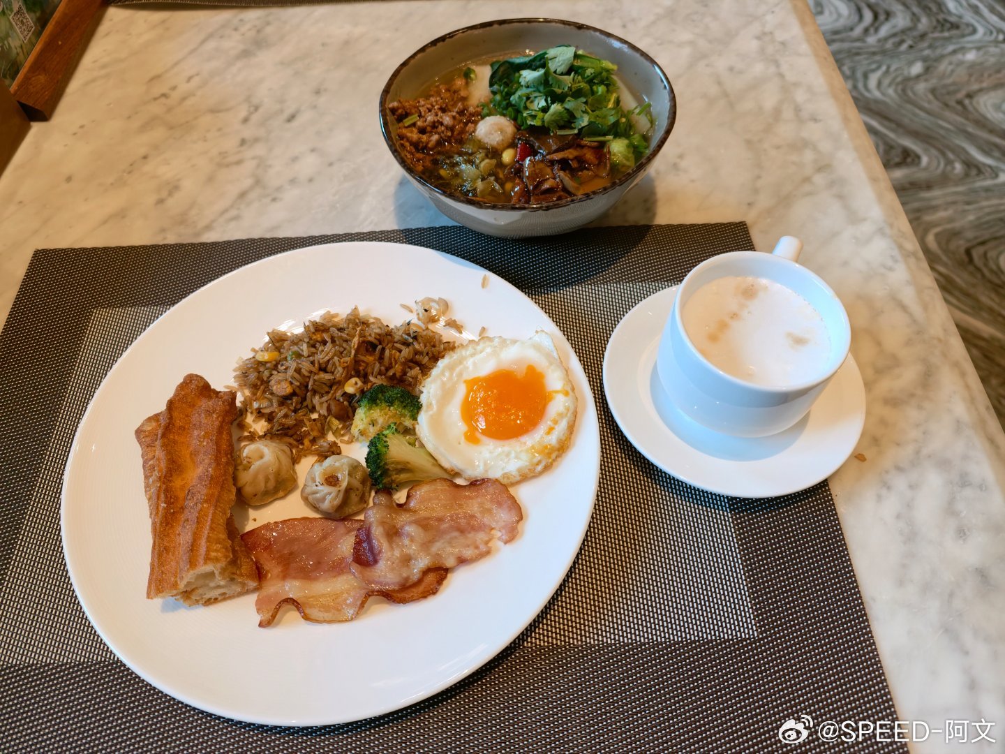 早啊，各位！今天元宵节了，也就是这年就过完了。你们元宵吃汤圆的吗？元宵节