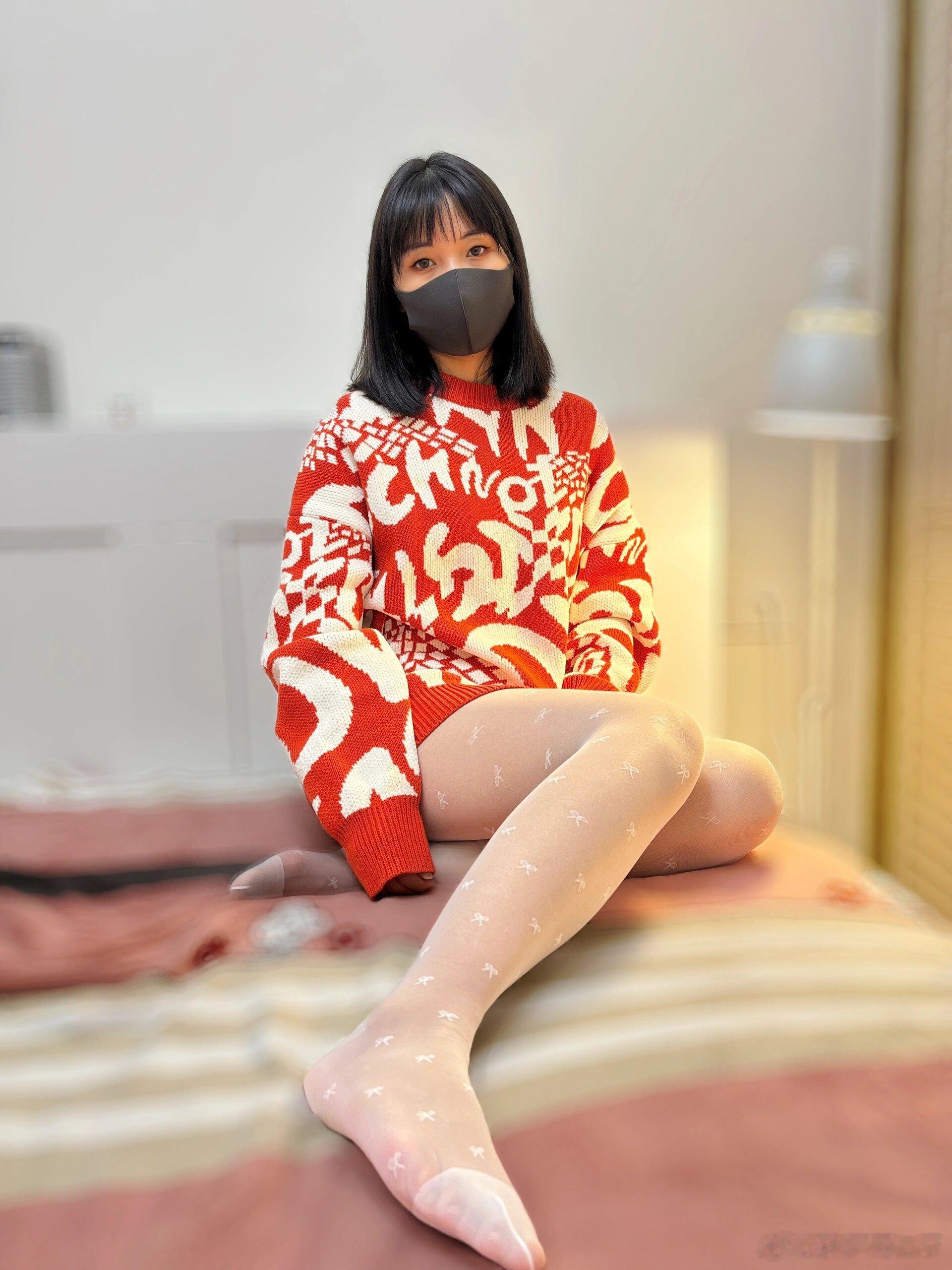 短发白白的 ​​​