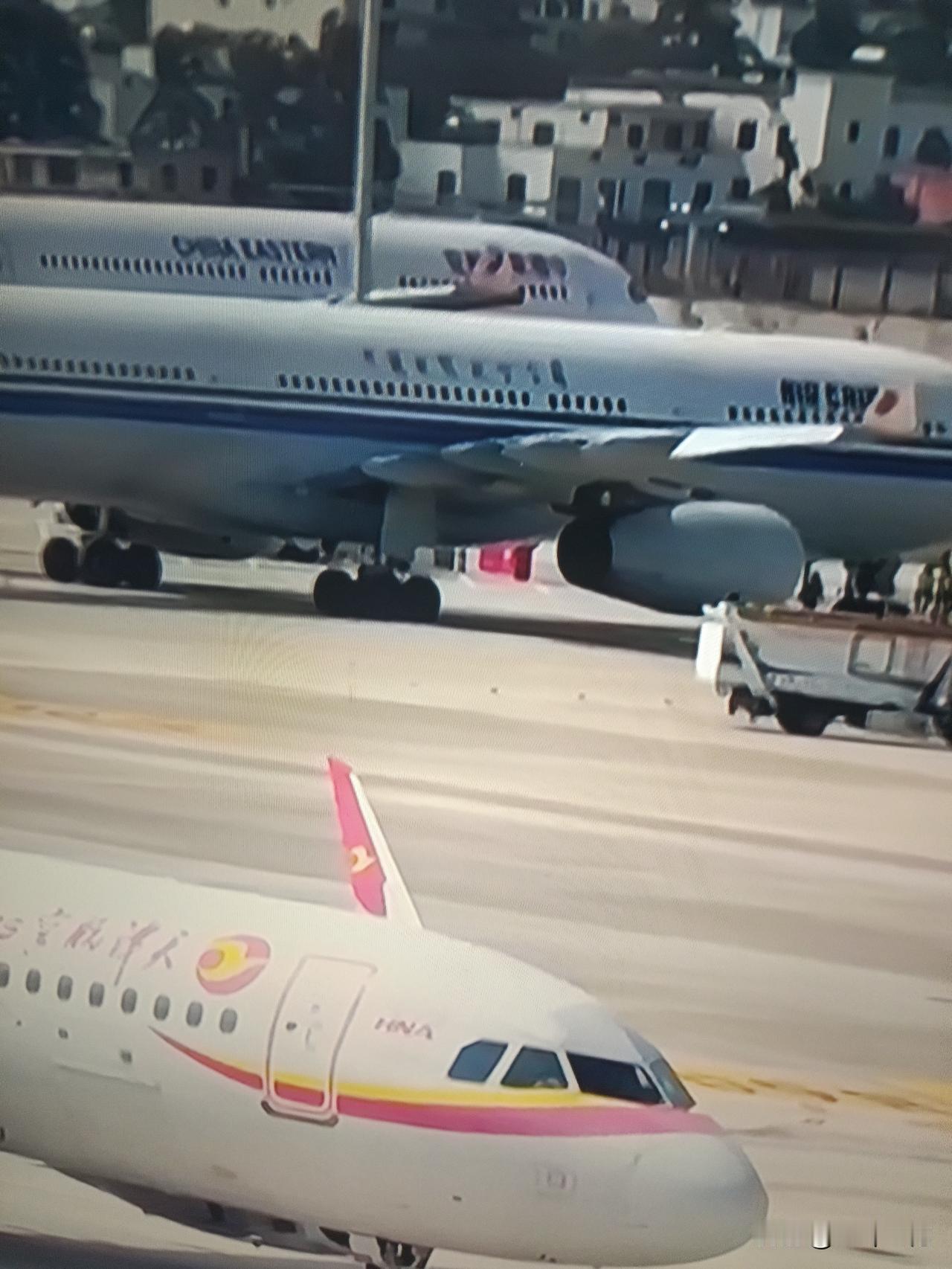 从海南飞一一往北京班机很快起飞，价格9980元。
天价格票子，只有笫一次，决不会