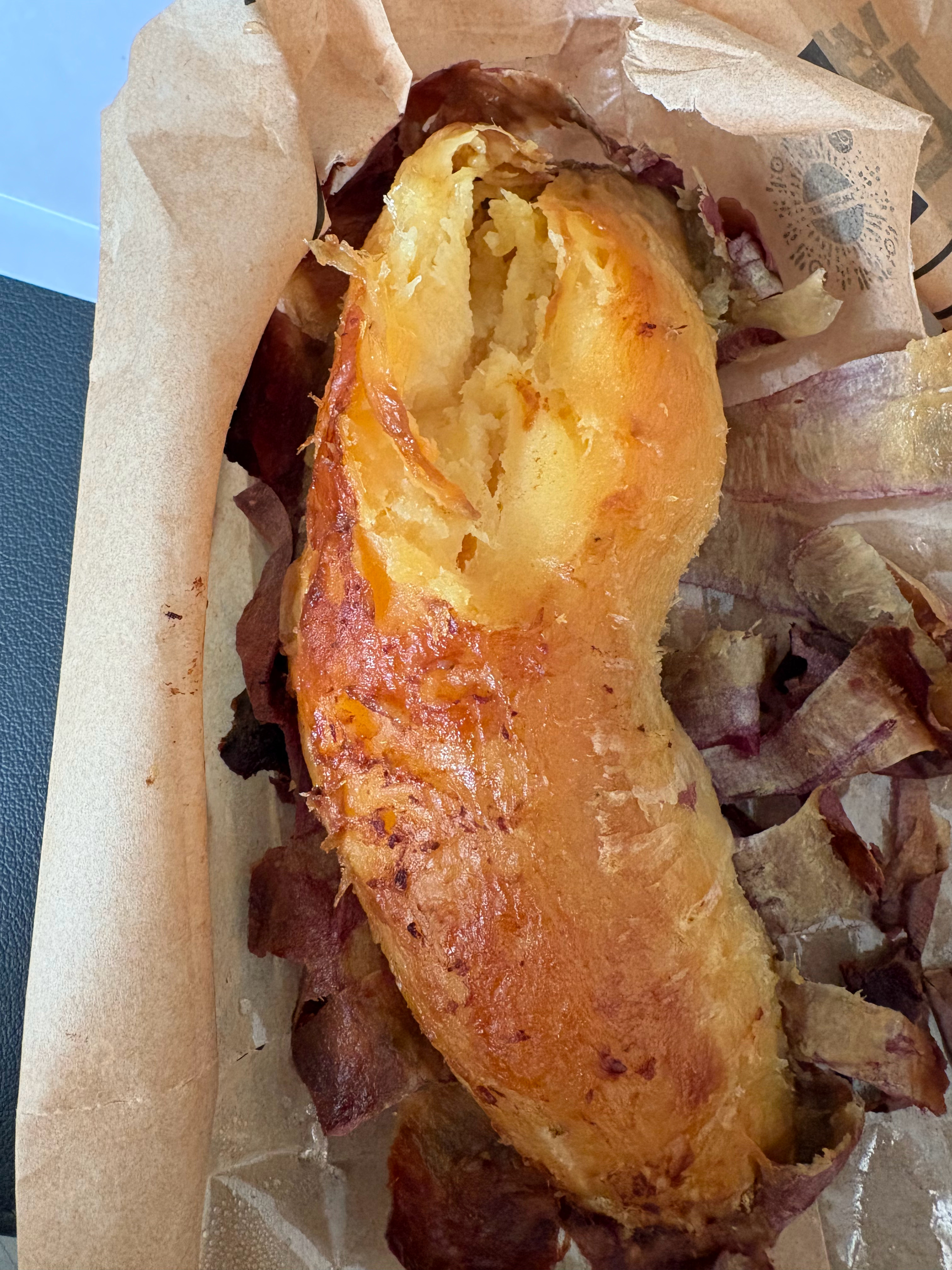 每次吃烤地瓜，最受不了的就是剥皮，逐渐练出筷子剥皮技能