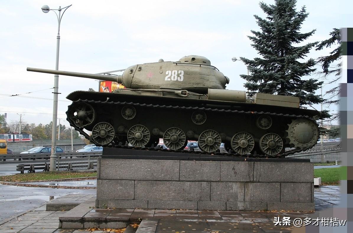 从1943年9月开始KV-85(图1-5）开始加入苏联军队并且在前线参战，当时，