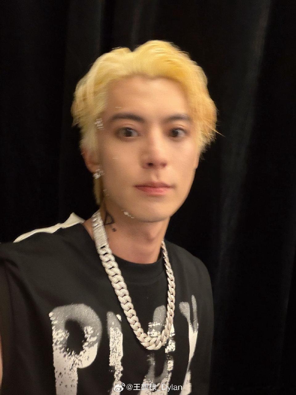 王鹤棣p4是因为结束终于有网了王鹤棣p4是因为结束终于有网了 