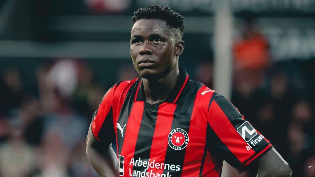 根据法尔克透露利物浦对中日德兰前锋弗兰库里诺·朱表现出“浓厚兴趣”，这名球员本赛