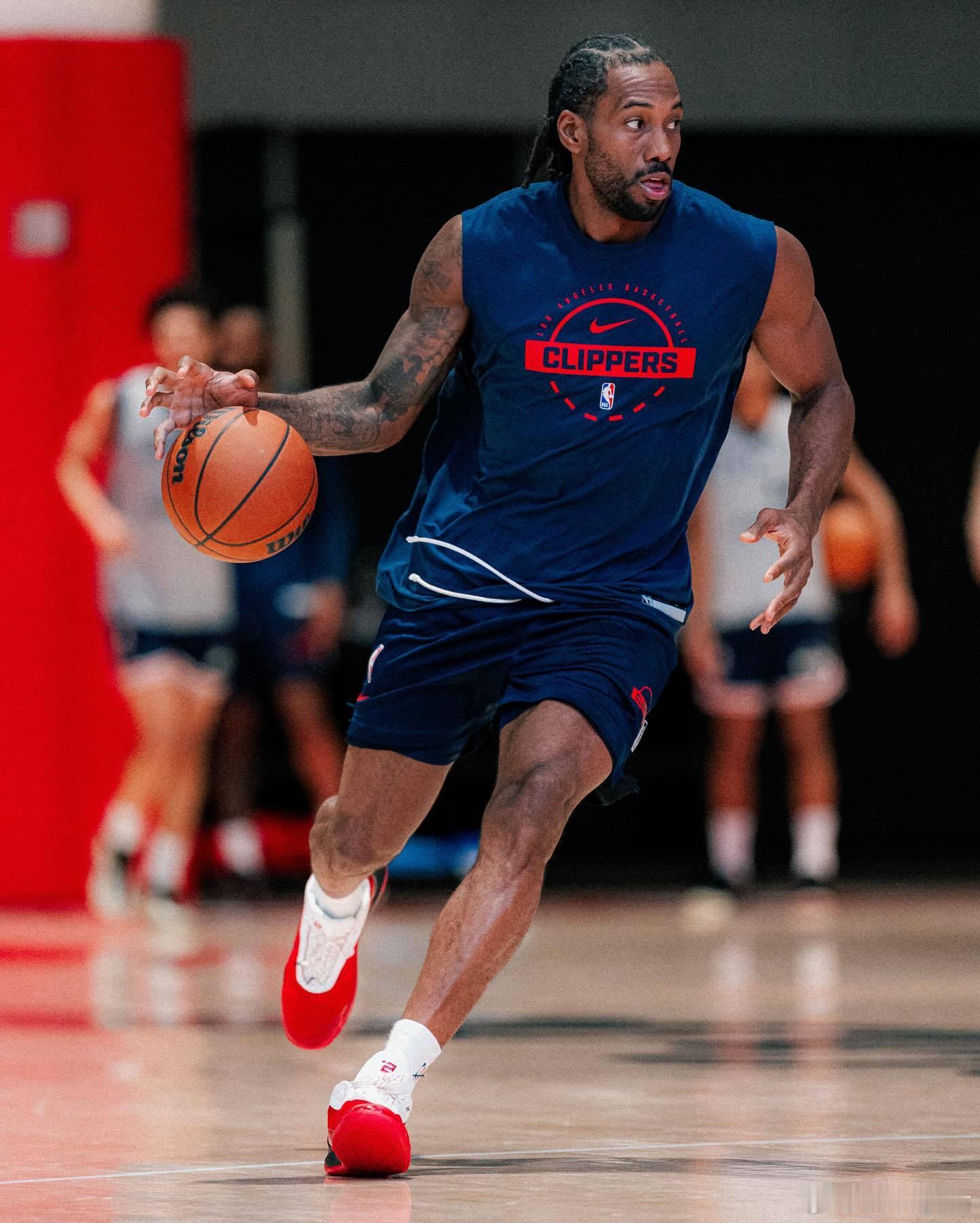 确定了！伦纳德和科林斯不会出战今天与森林狼的比赛！ 